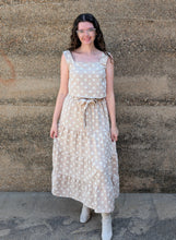 Load image into Gallery viewer, Daisy