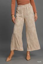 Load image into Gallery viewer, Floral Wide Leg Pant
