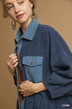 Load image into Gallery viewer, Corduroy Shacket
