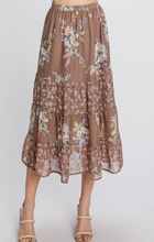 Load image into Gallery viewer, Curvy Floral Skirt
