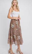 Load image into Gallery viewer, Curvy Floral Skirt
