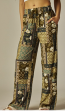 Load image into Gallery viewer, Green Print Wide Leg Pant
