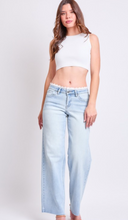 Load image into Gallery viewer, Lace Detail Wideleg
