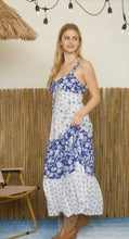 Load image into Gallery viewer, Mixprint Floral Dress.
