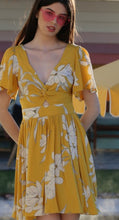 Load image into Gallery viewer, Sleeved Front Twist Dress
