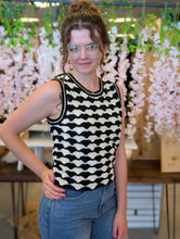Load image into Gallery viewer, Scallop Crochet Tank

