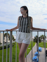 Load image into Gallery viewer, Scallop Crochet Tank
