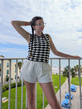 Load image into Gallery viewer, Scallop Crochet Tank
