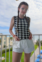 Load image into Gallery viewer, Scallop Crochet Tank
