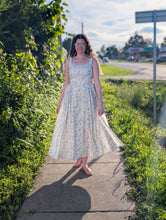 Load image into Gallery viewer, Black Dainty Floral Dress
