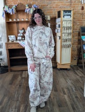 Load image into Gallery viewer, Camo Sweatpant (3 color options)
