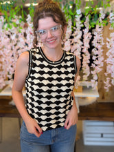 Load image into Gallery viewer, Scallop Crochet Tank
