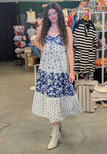 Load image into Gallery viewer, Mixprint Floral Dress.
