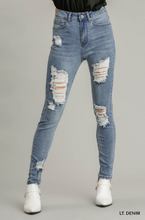 Load image into Gallery viewer, Strechy Skinny Jeans
