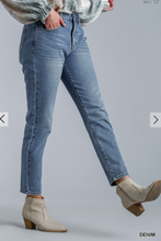 Load image into Gallery viewer, Classic Denim Jeans
