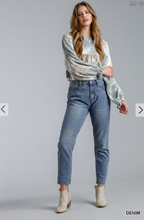 Load image into Gallery viewer, Classic Denim Jeans
